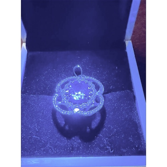 New Spirit Art USA Diamond Peony Blue Topaz Necklace, 2.1 CT Blue Gemstone - Picture 6 of 8